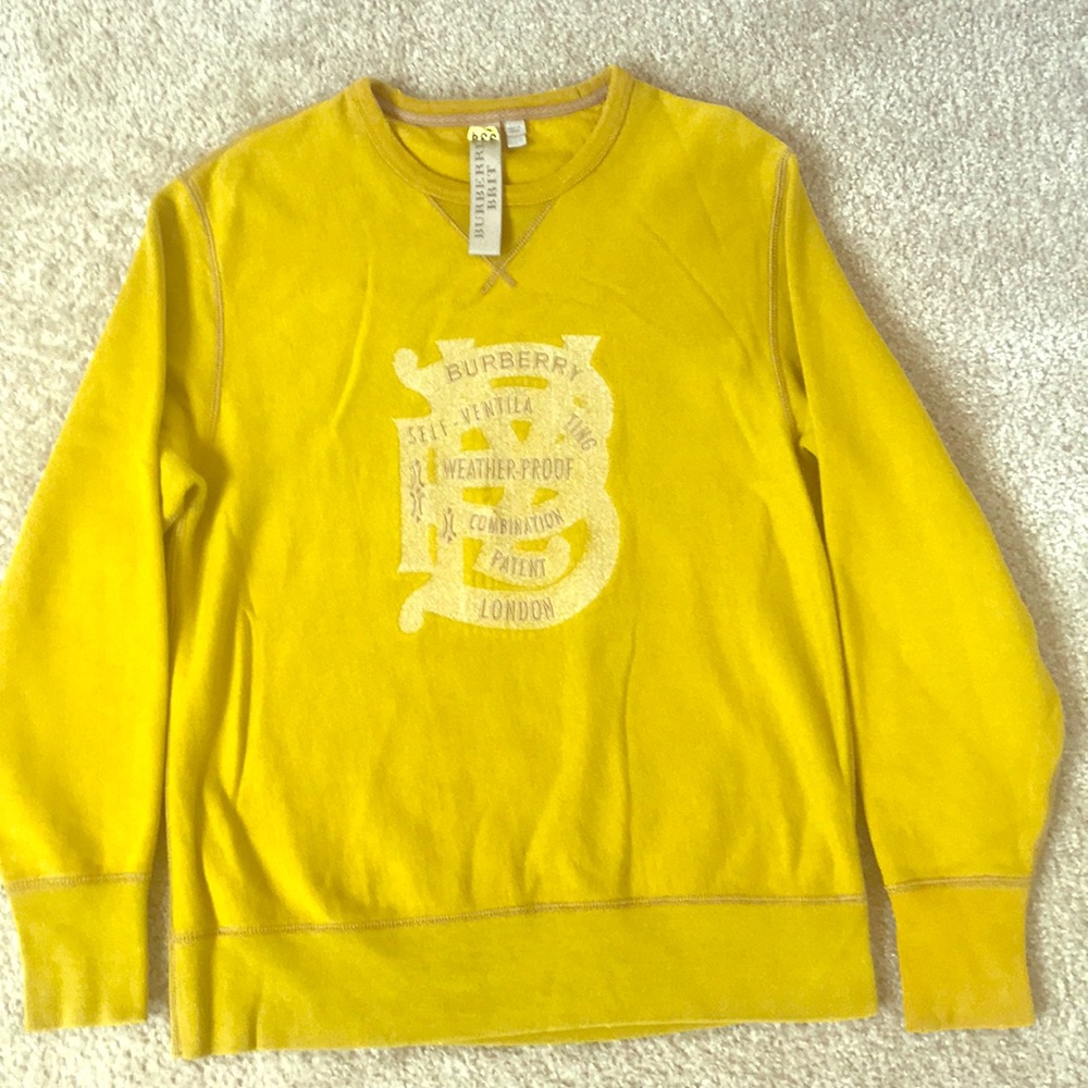 Men’s Burberry sweater size large